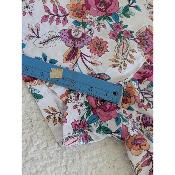 a.n.a womens white pink floral twill shorts pockets Size 12 - Picture 4 of 8